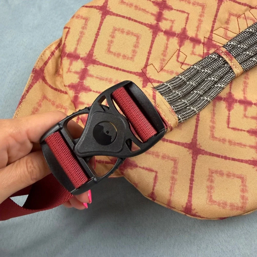 KAVU Rope Sling Bag Crossbody Backpack Geometric Boho Outdoor Gorpcore